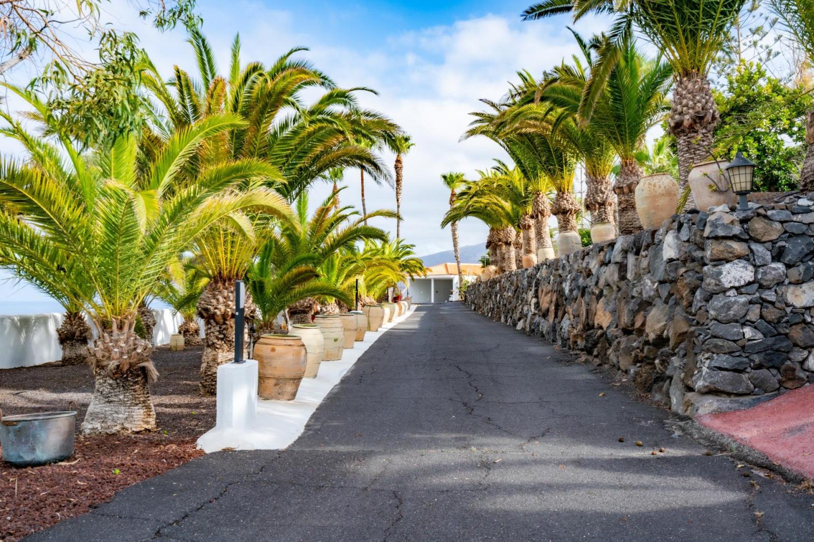 Hotel for Sale in Guía de Isora