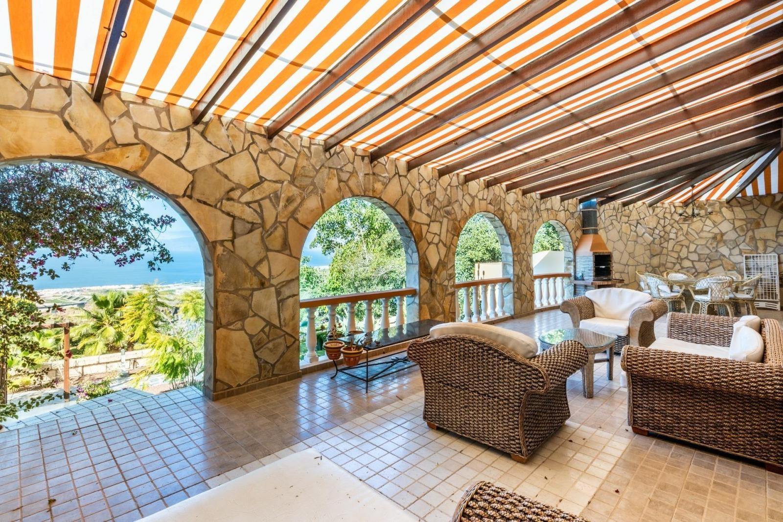 Hotel for Sale in Guía de Isora