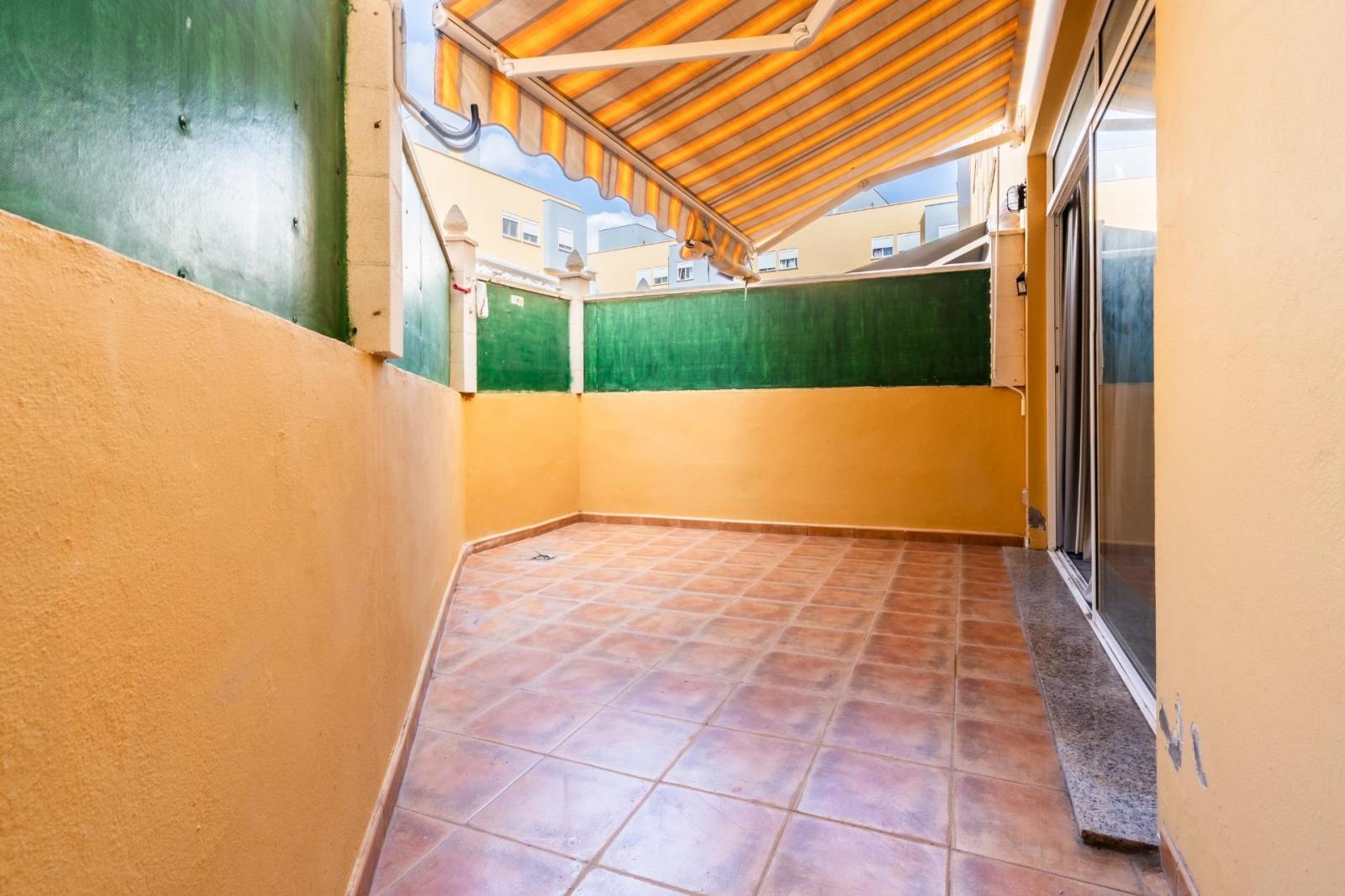 Chalet for Sale in Granadilla de Abona