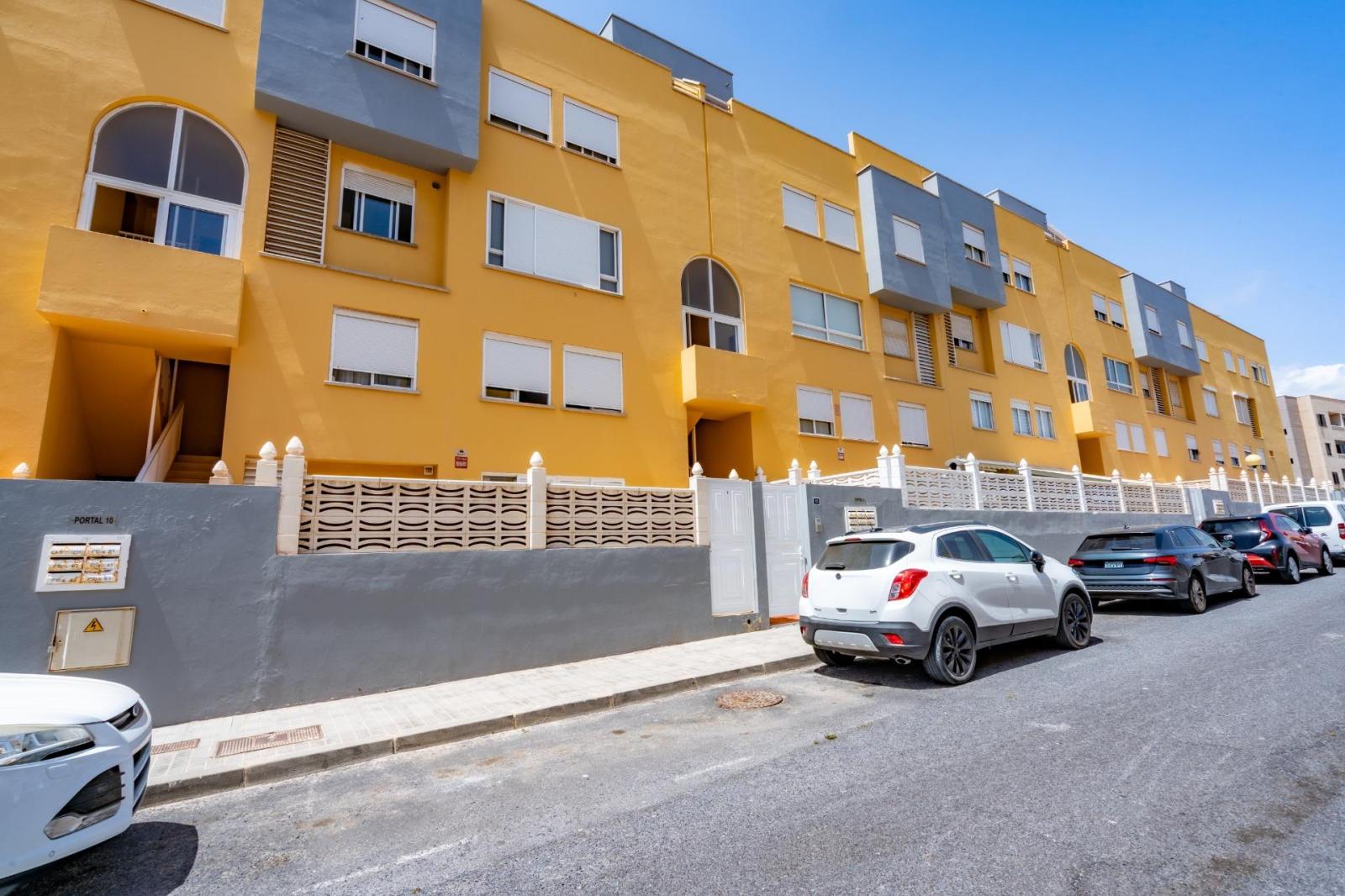 Chalet for Sale in Granadilla de Abona
