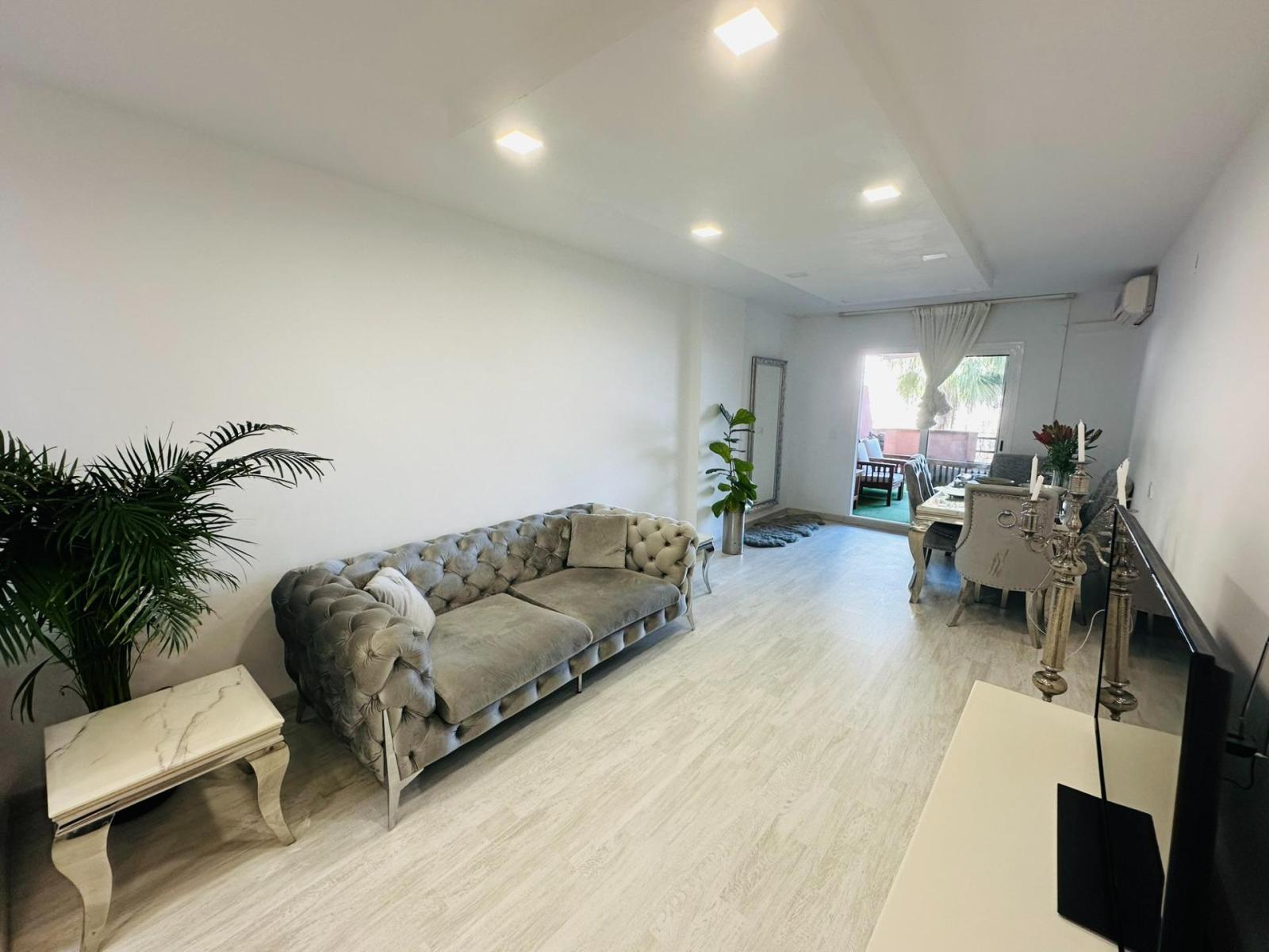Flat for Sale in Benalmádena