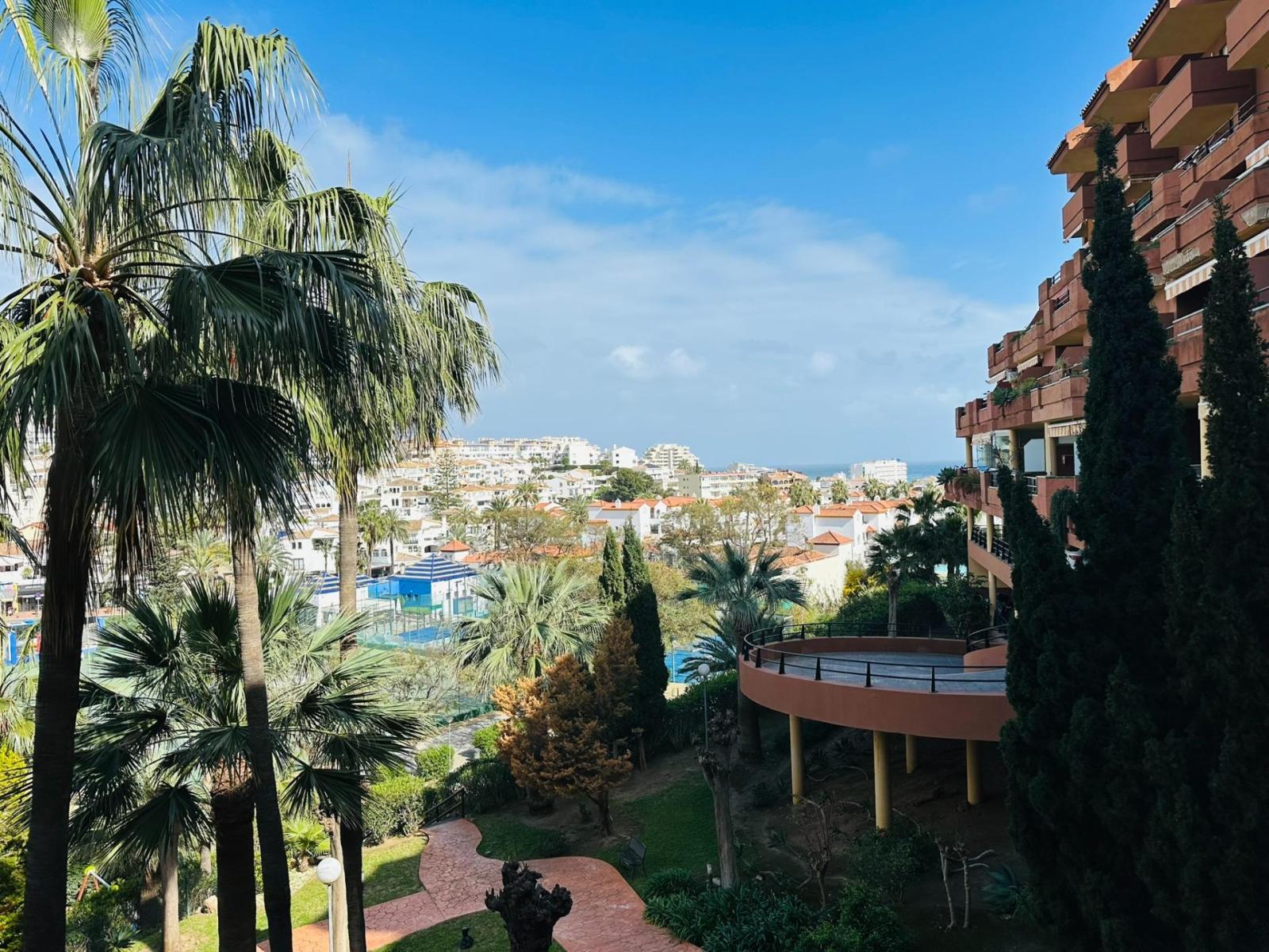 Flat for Sale in Benalmádena