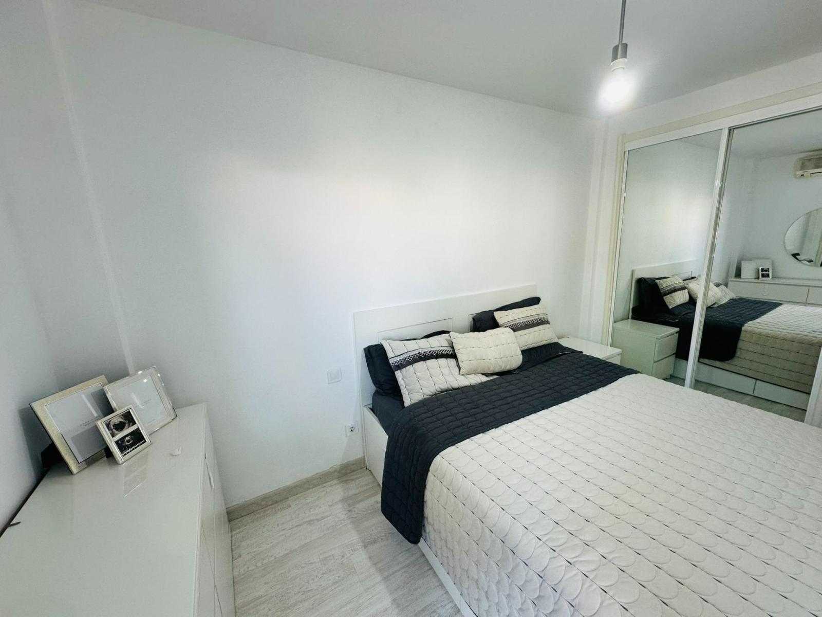 Flat for Sale in Benalmádena