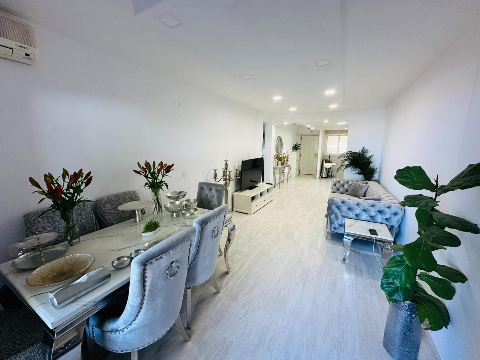 Flat for Sale in Benalmádena