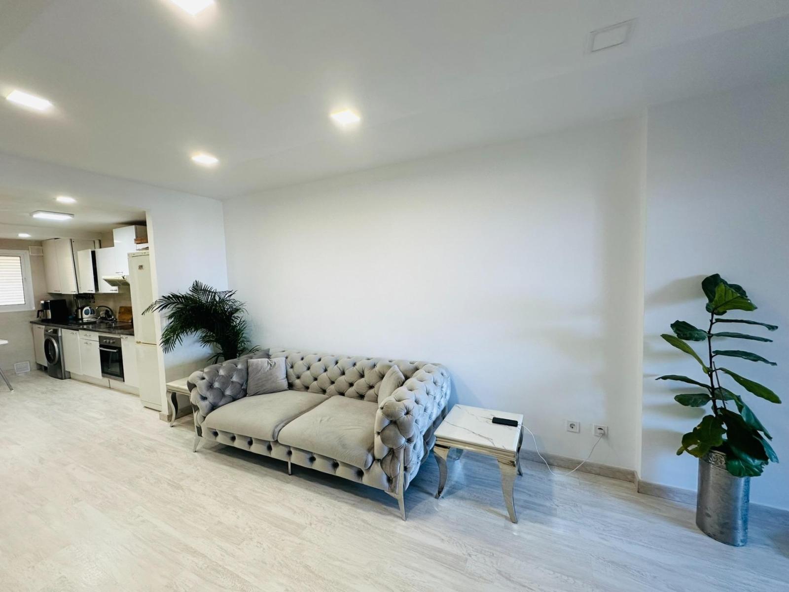 Flat for Sale in Benalmádena