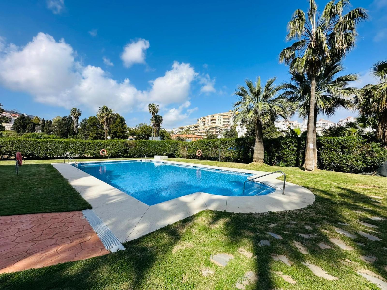Flat for Sale in Benalmádena