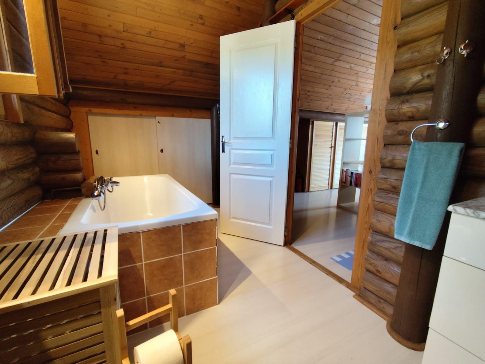 House for Sale in Jete