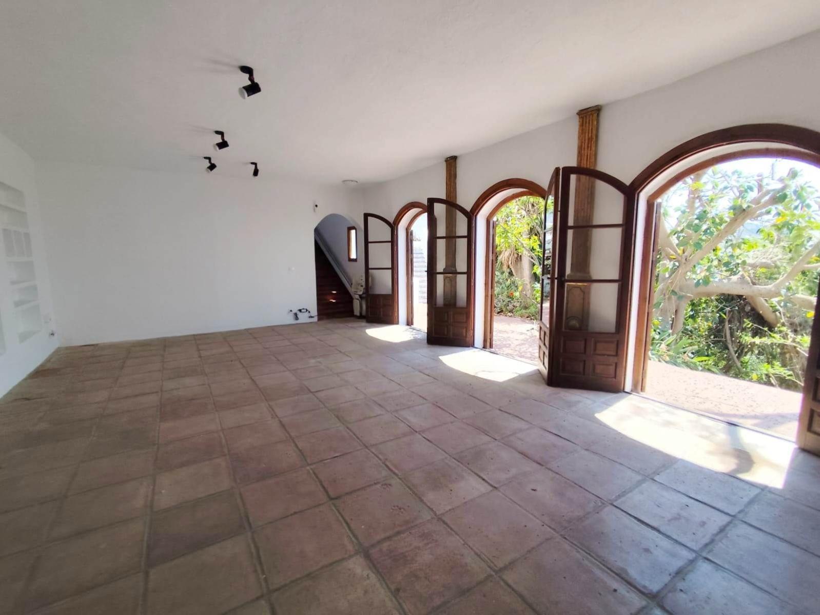 Chalet for Sale in Almuñécar
