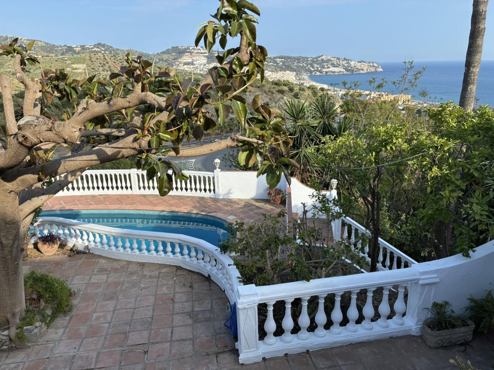 Chalet for Sale in Almuñécar