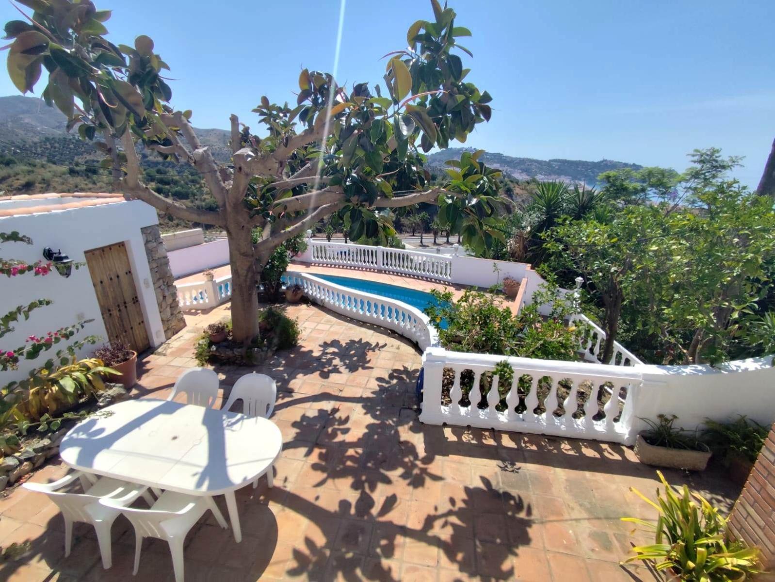 Chalet for Sale in Almuñécar