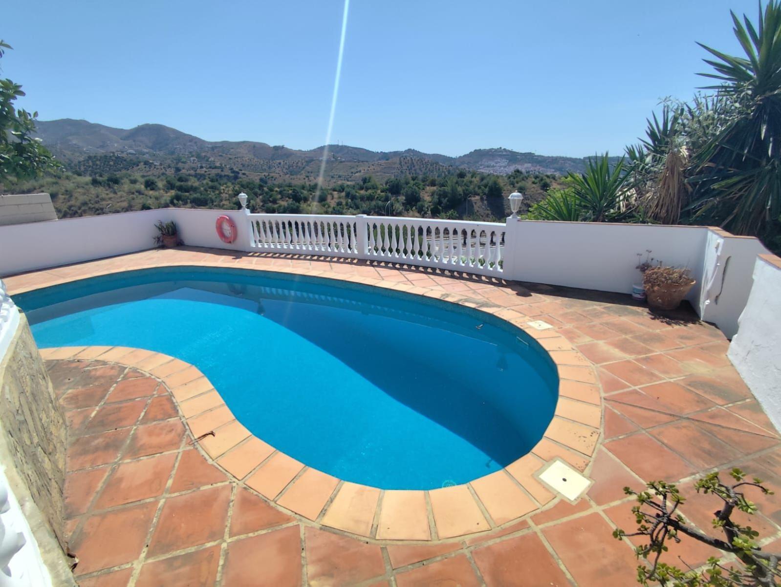 Chalet for Sale in Almuñécar