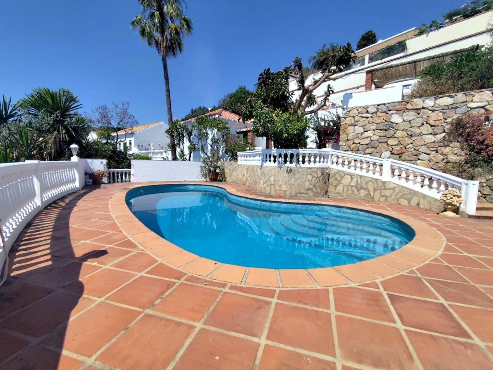Chalet for Sale in Almuñécar