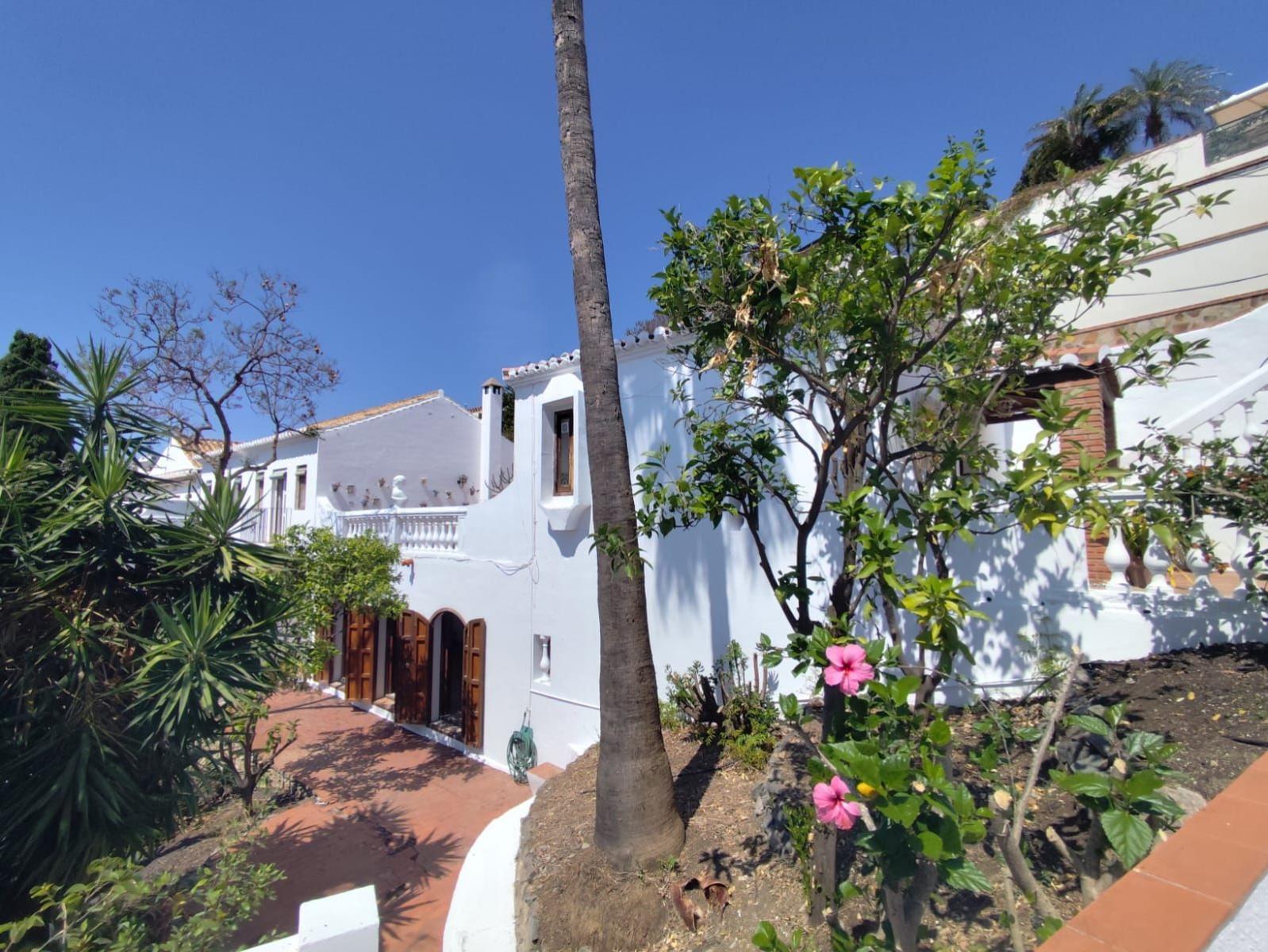 Chalet for Sale in Almuñécar