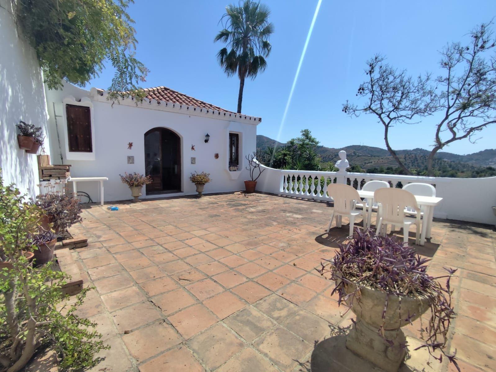 Chalet for Sale in Almuñécar