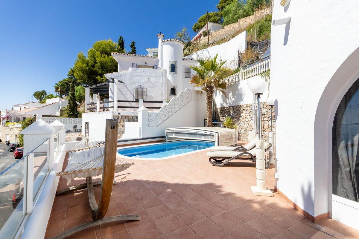 Chalet for Sale in Almuñécar