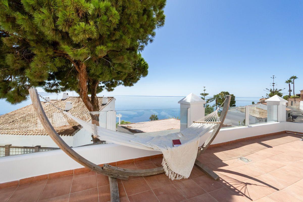 Chalet for Sale in Almuñécar