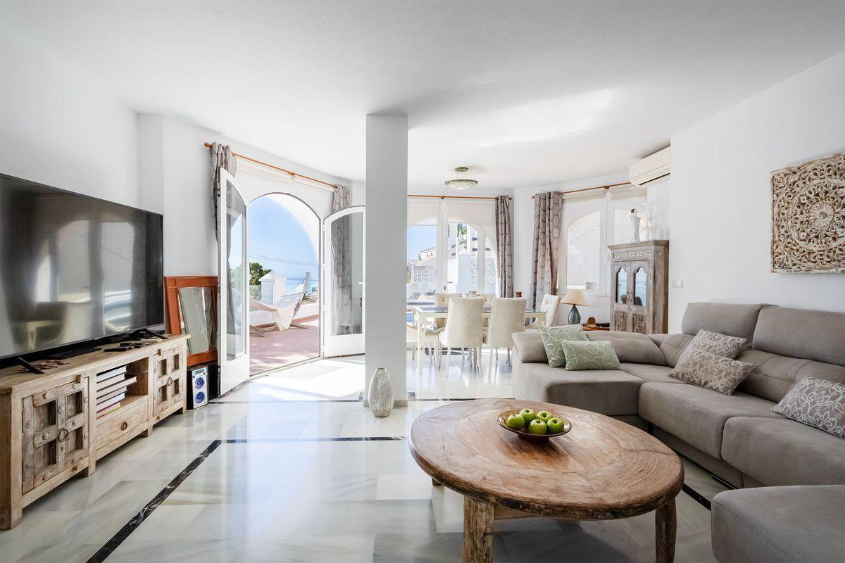 Chalet for Sale in Almuñécar