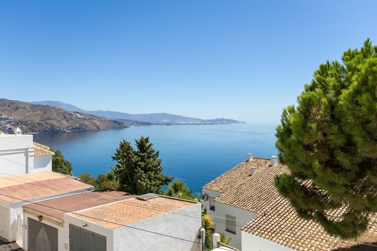 Chalet for Sale in Almuñécar