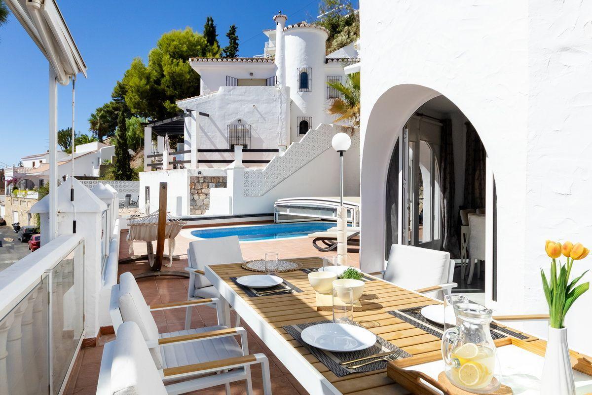 Chalet for Sale in Almuñécar