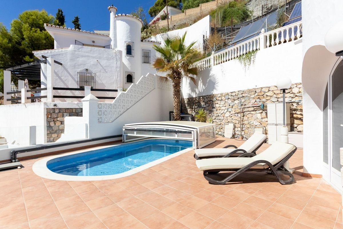 Chalet for Sale in Almuñécar
