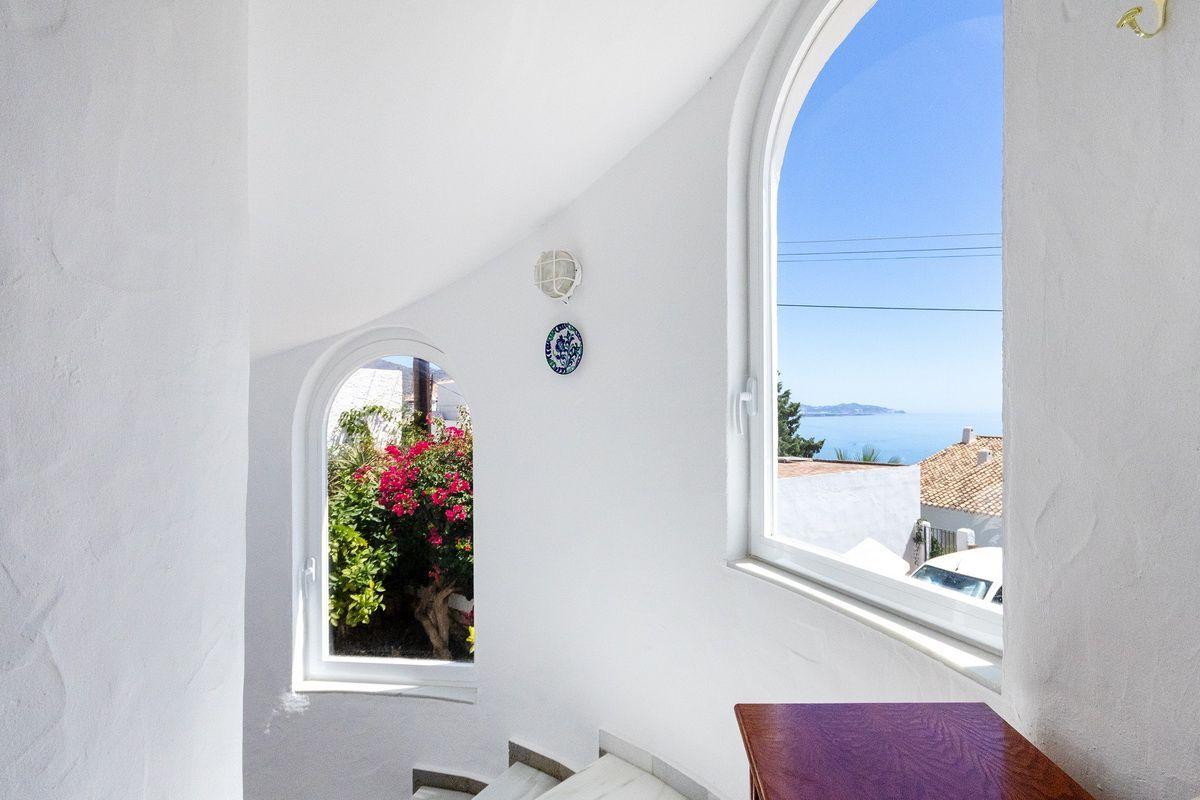Chalet for Sale in Almuñécar