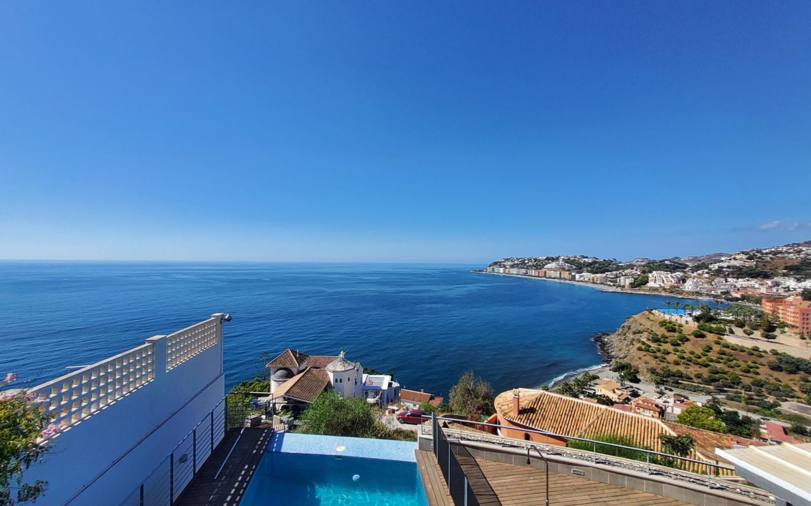 Chalet for Sale in Almuñécar
