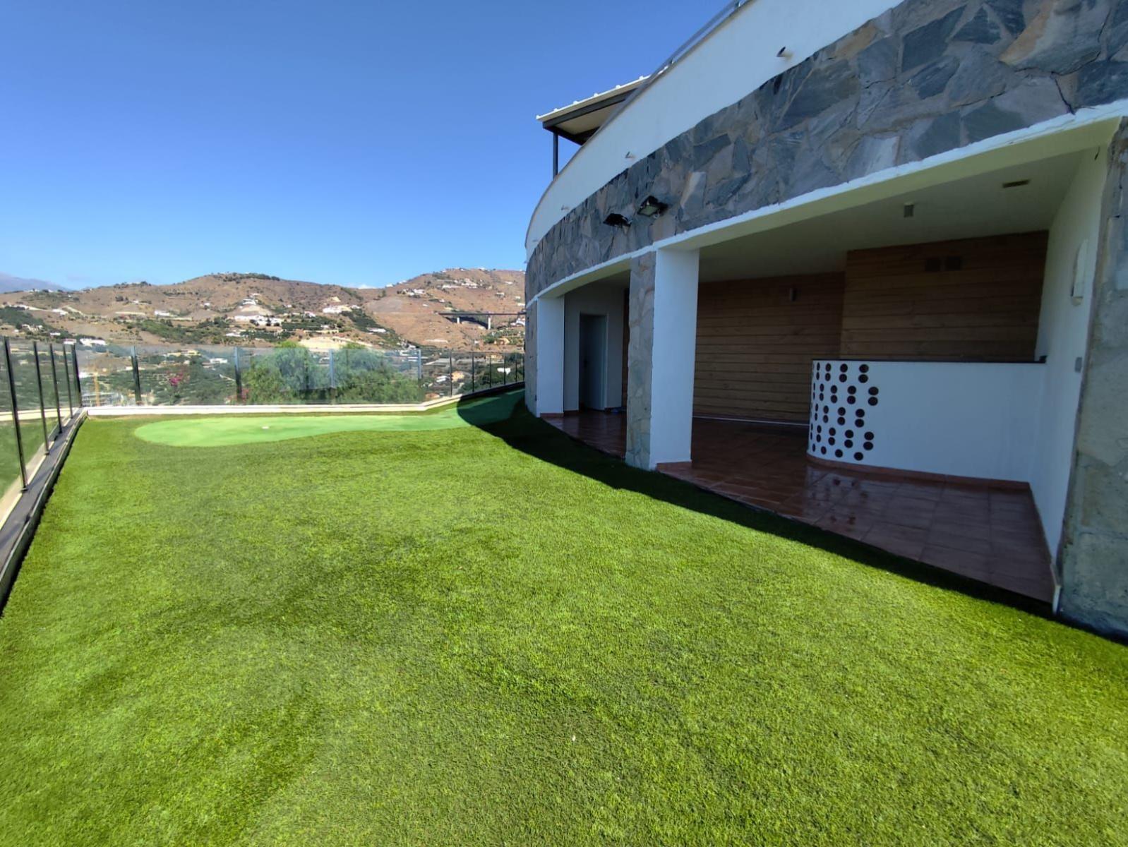 Chalet for Sale in Almuñécar