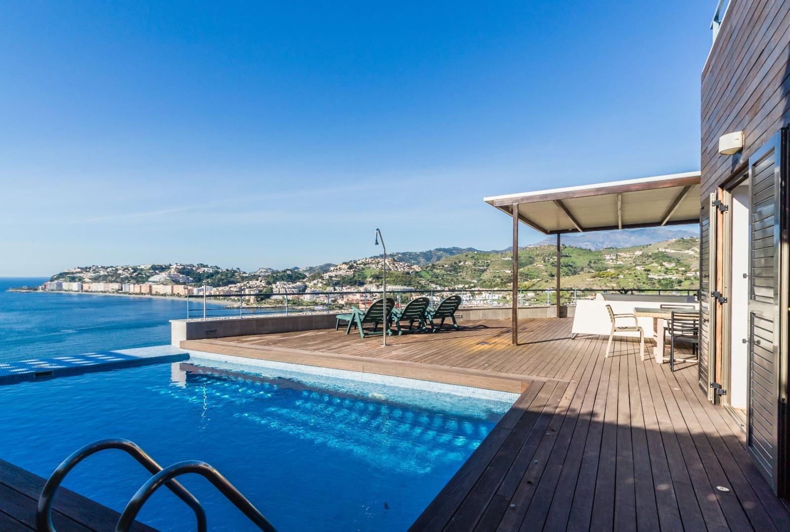 Chalet for Sale in Almuñécar