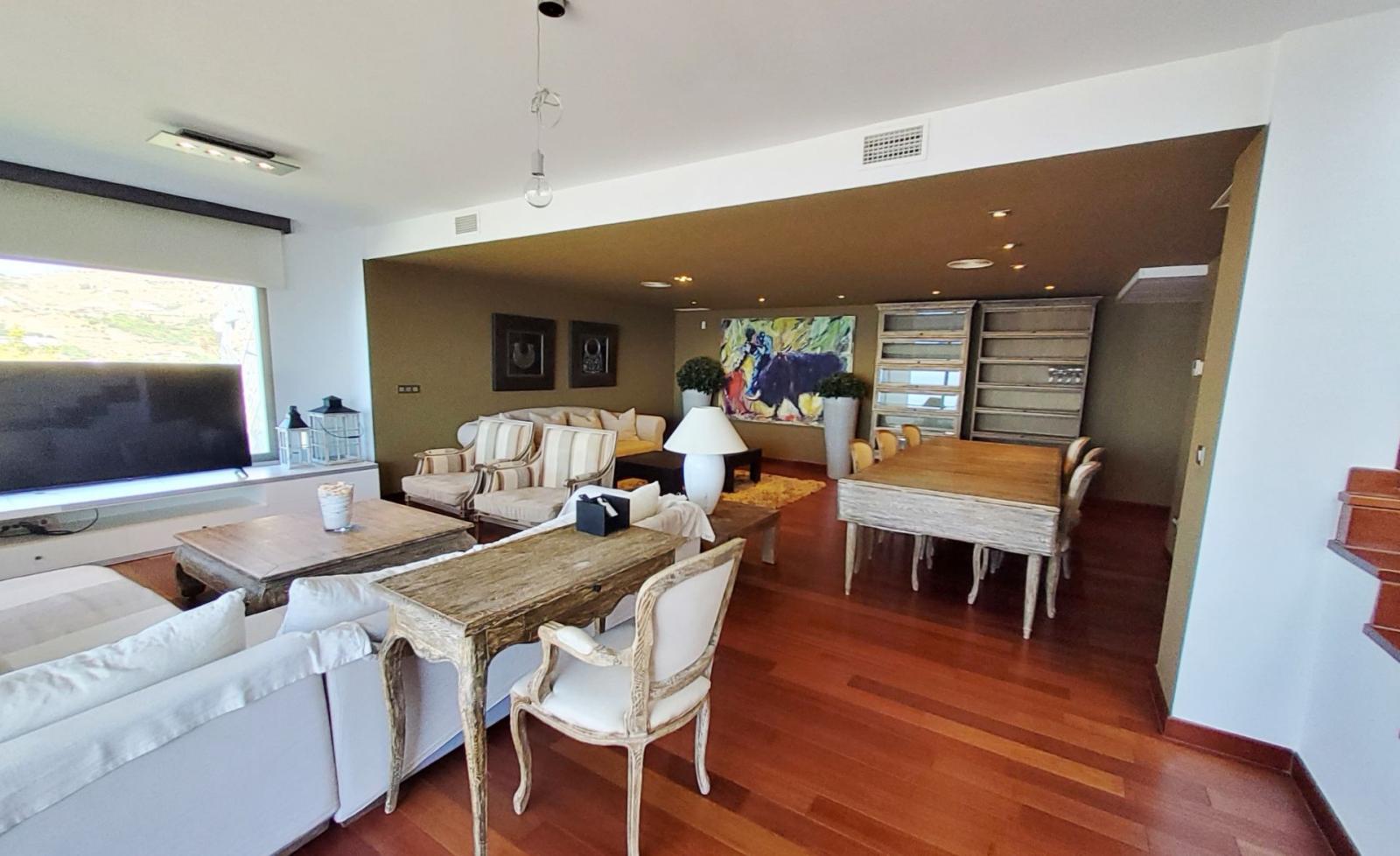 Chalet for Sale in Almuñécar