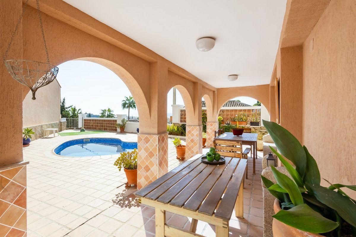 Chalet for Sale in Almuñécar