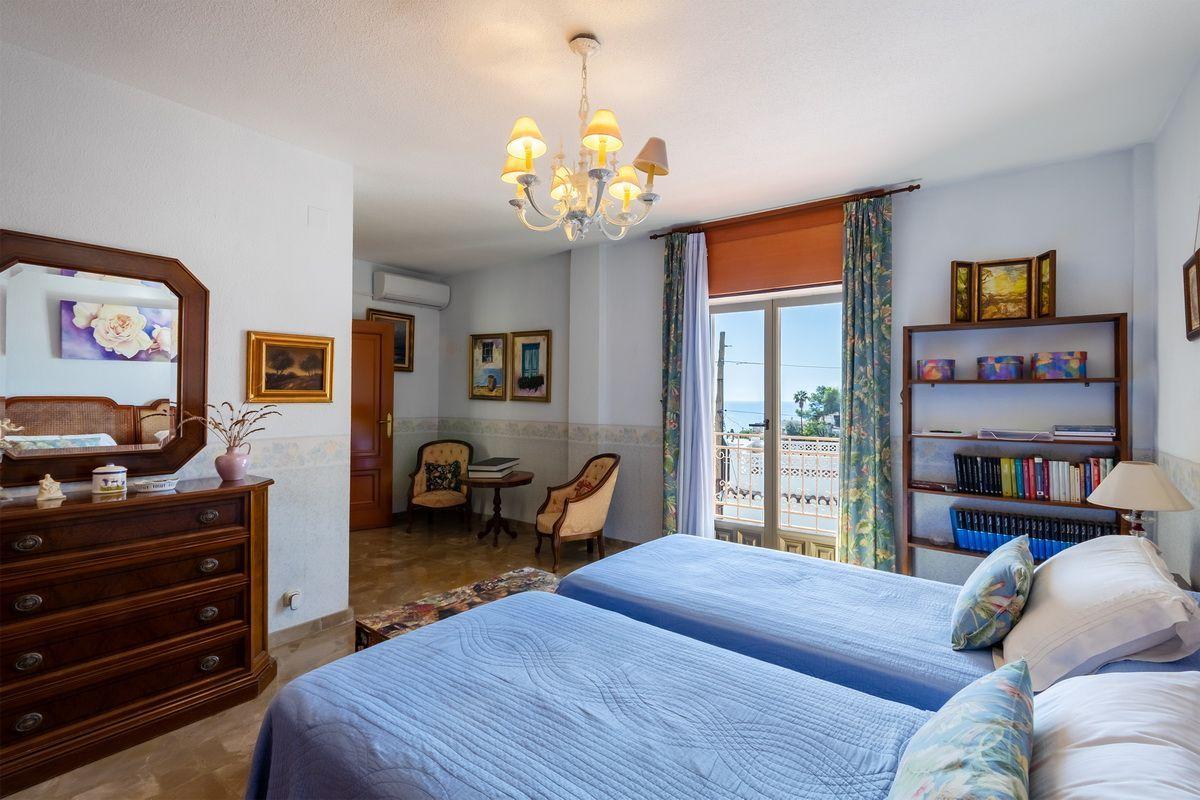 Chalet for Sale in Almuñécar