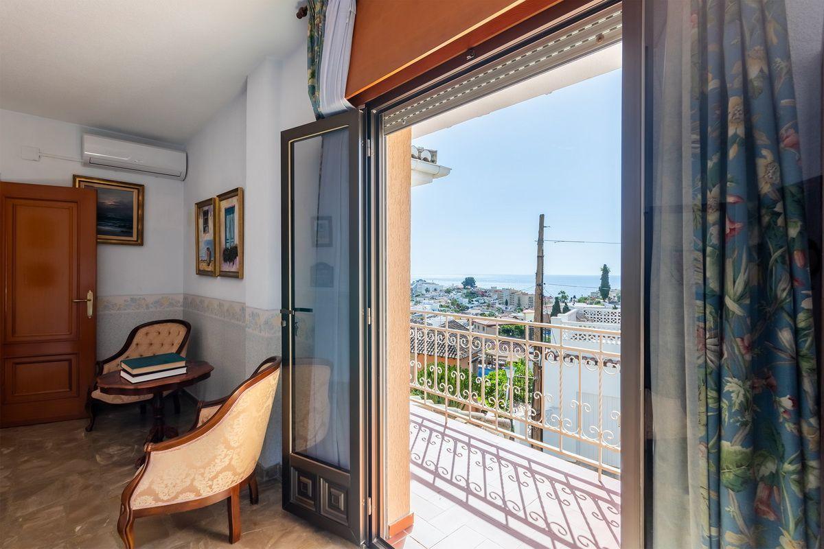 Chalet for Sale in Almuñécar