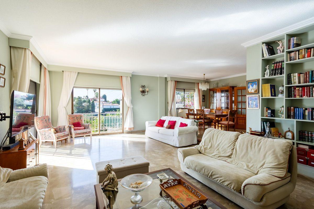 Chalet for Sale in Almuñécar
