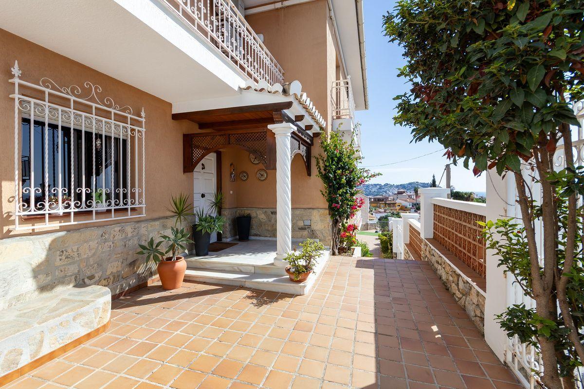 Chalet for Sale in Almuñécar