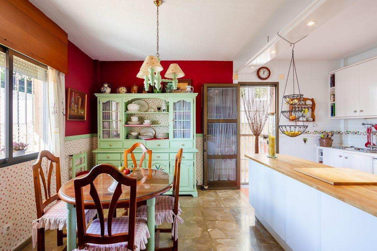 Chalet for Sale in Almuñécar