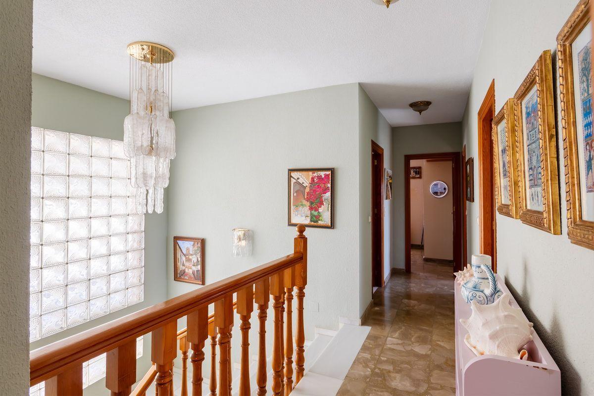 Chalet for Sale in Almuñécar