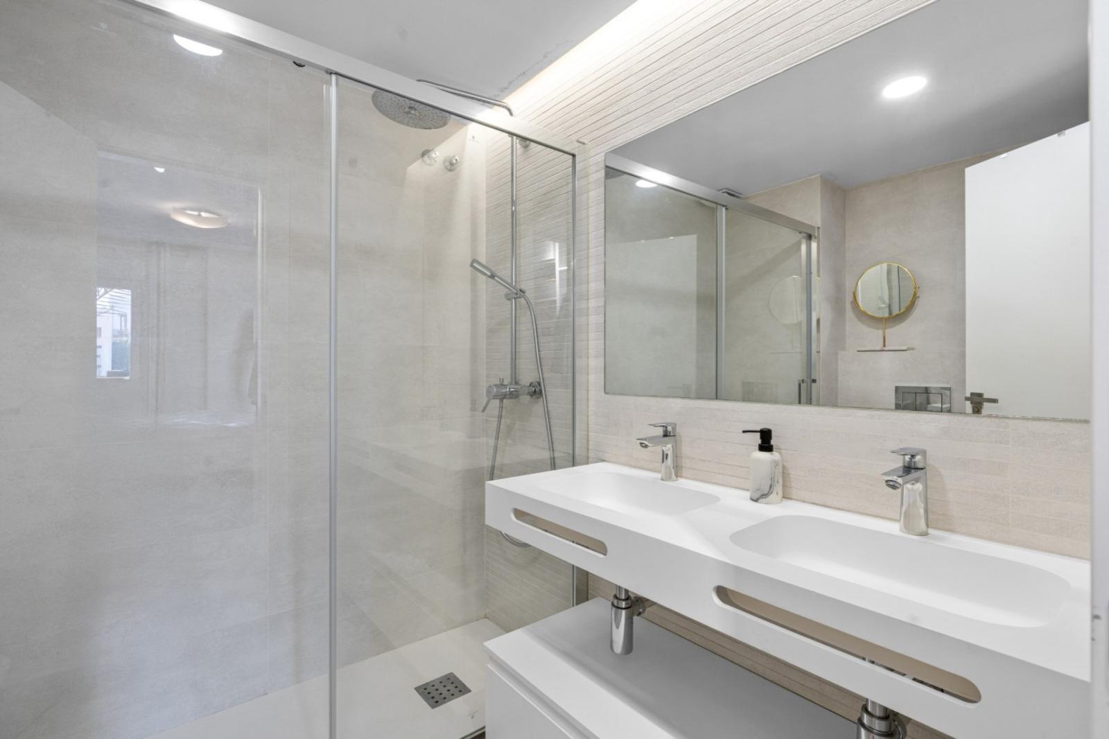 Apartment for Sale in Alicante