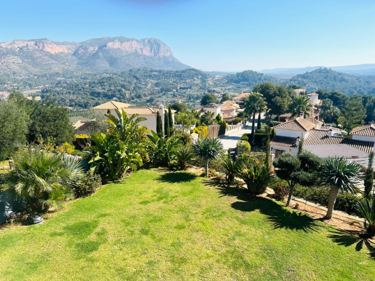 Villa for Sale in Dénia