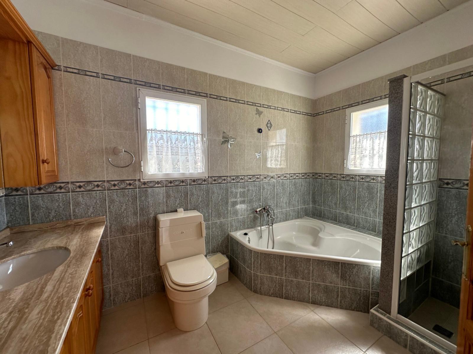 Villa en Venta en Pego