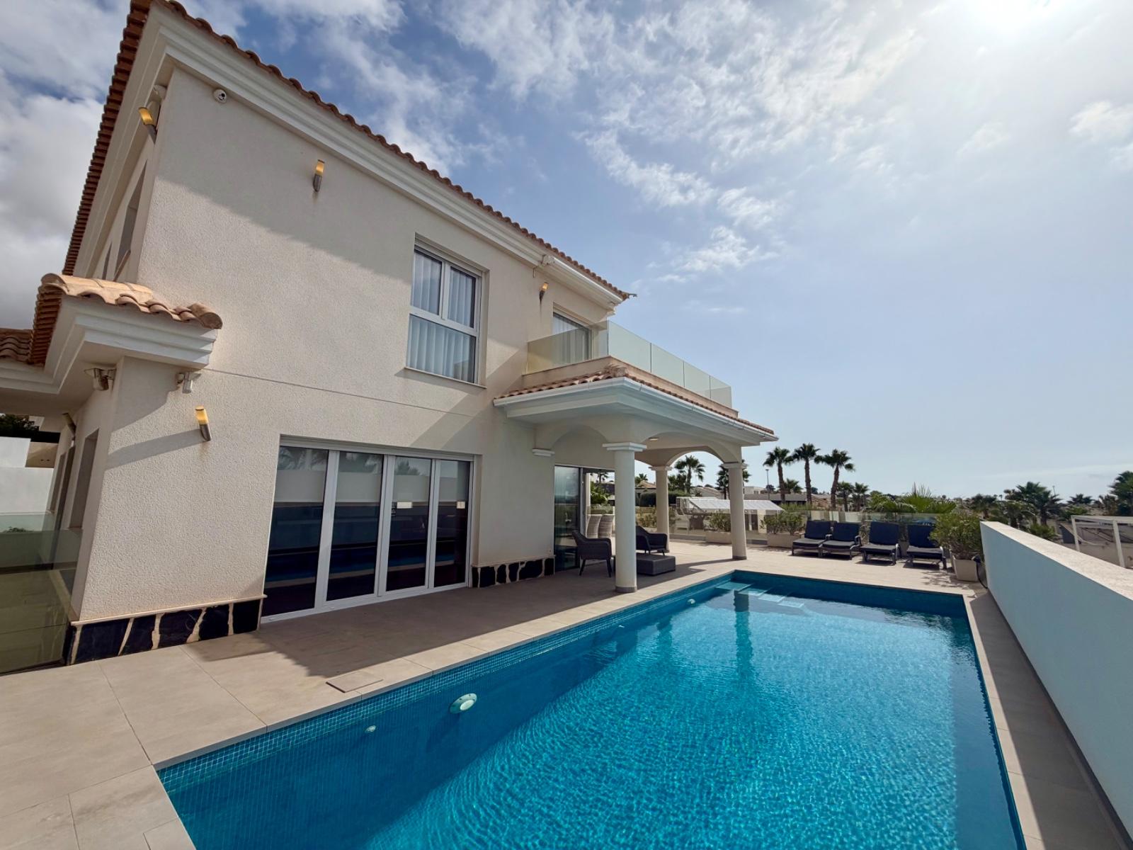 Villa en Venta en Elche