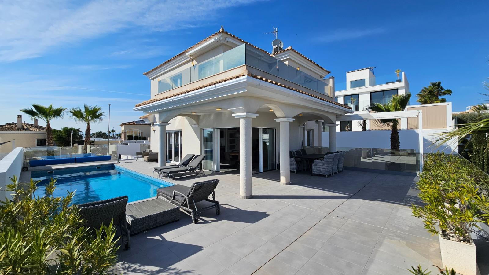 Villa en Venta en Elche