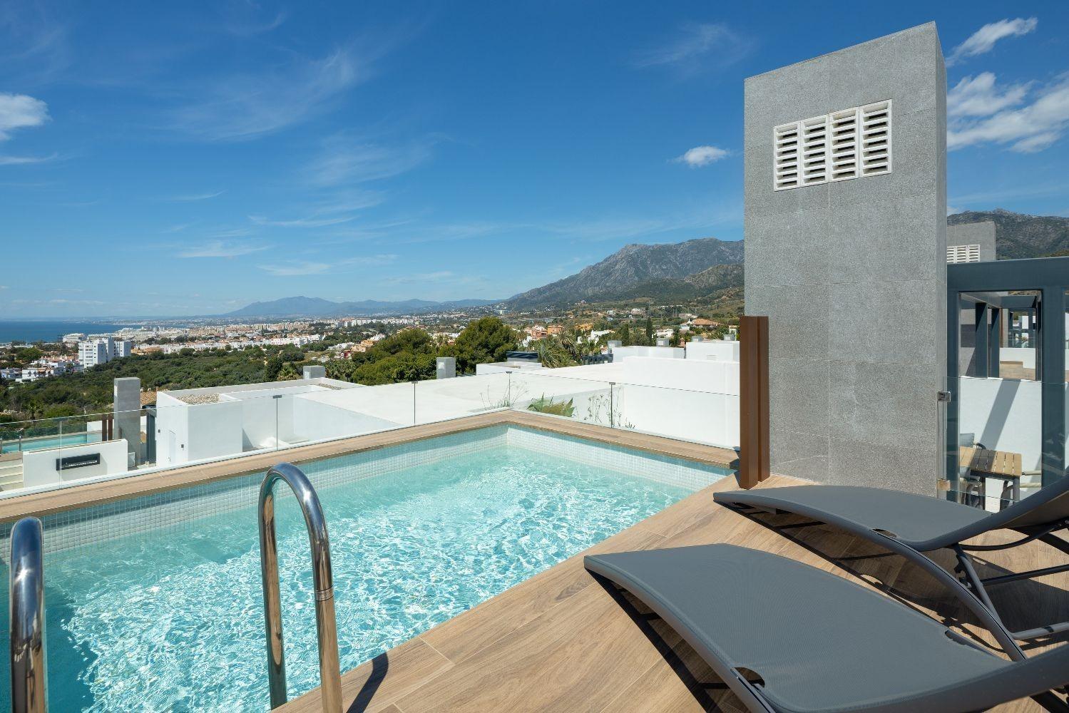 Semi-detached House for Sale in Marbella