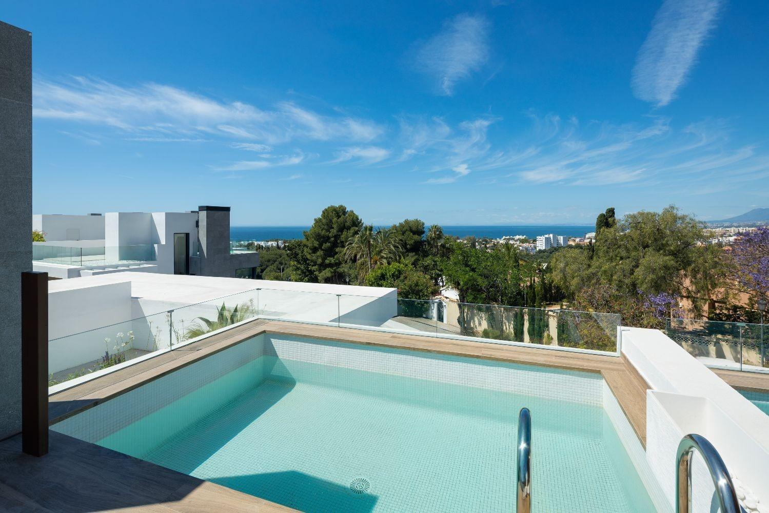 Semi-detached House for Sale in Marbella