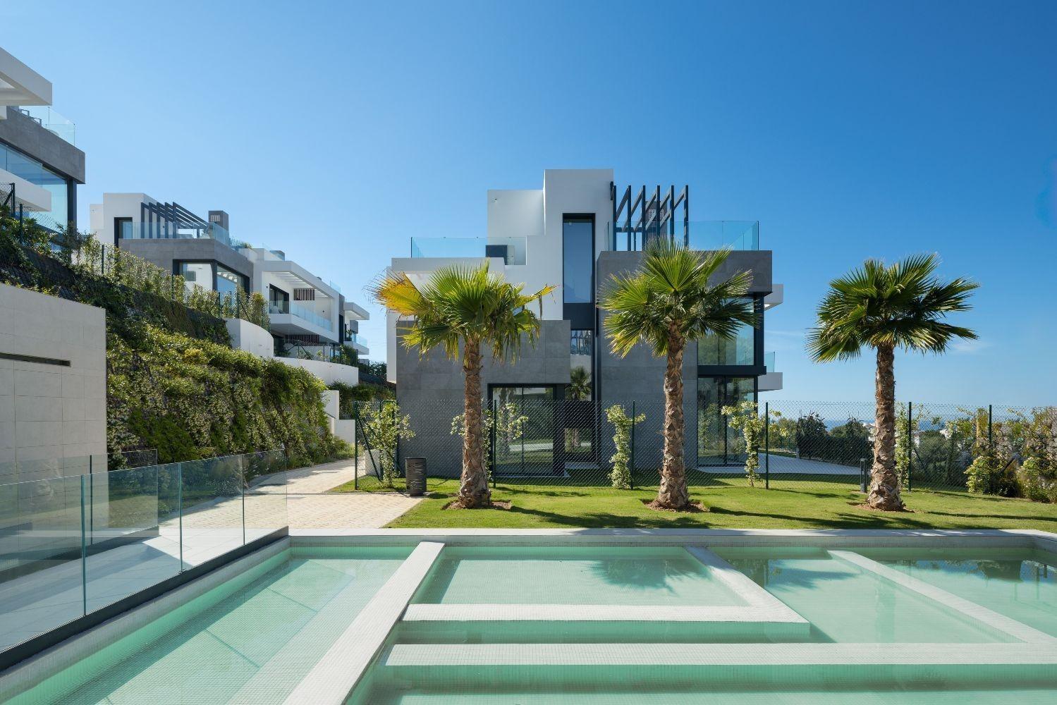 Semi-detached House for Sale in Marbella