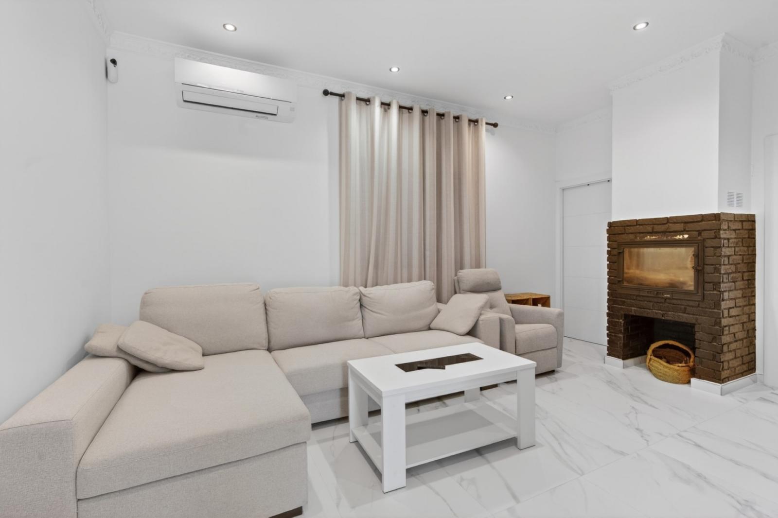 Villa for Sale in Elche