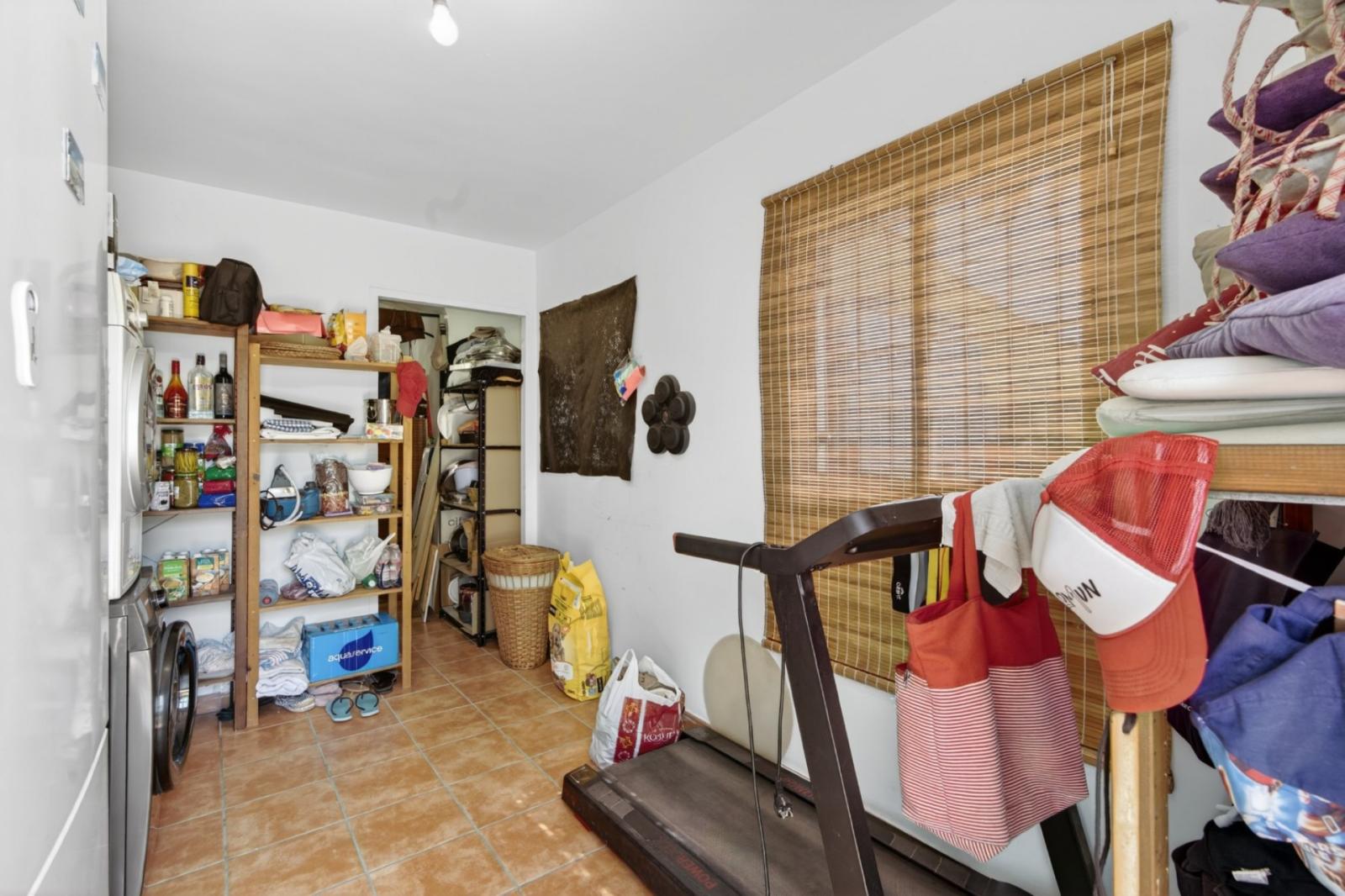 Villa for Sale in Elche