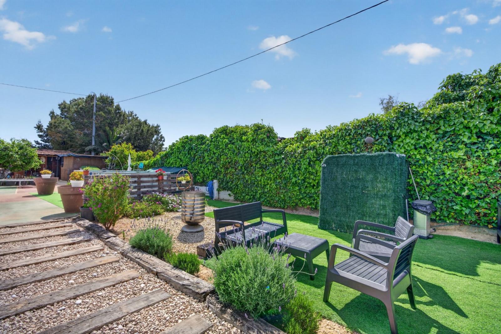 Villa for Sale in Elche