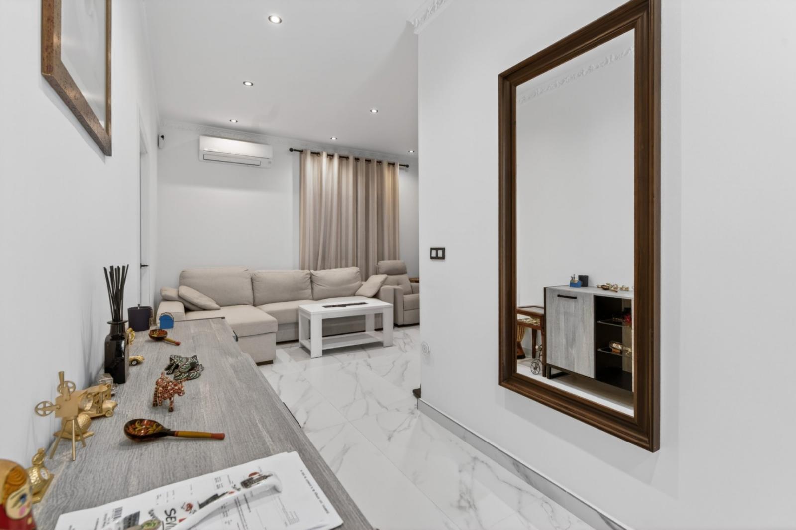 Villa for Sale in Elche