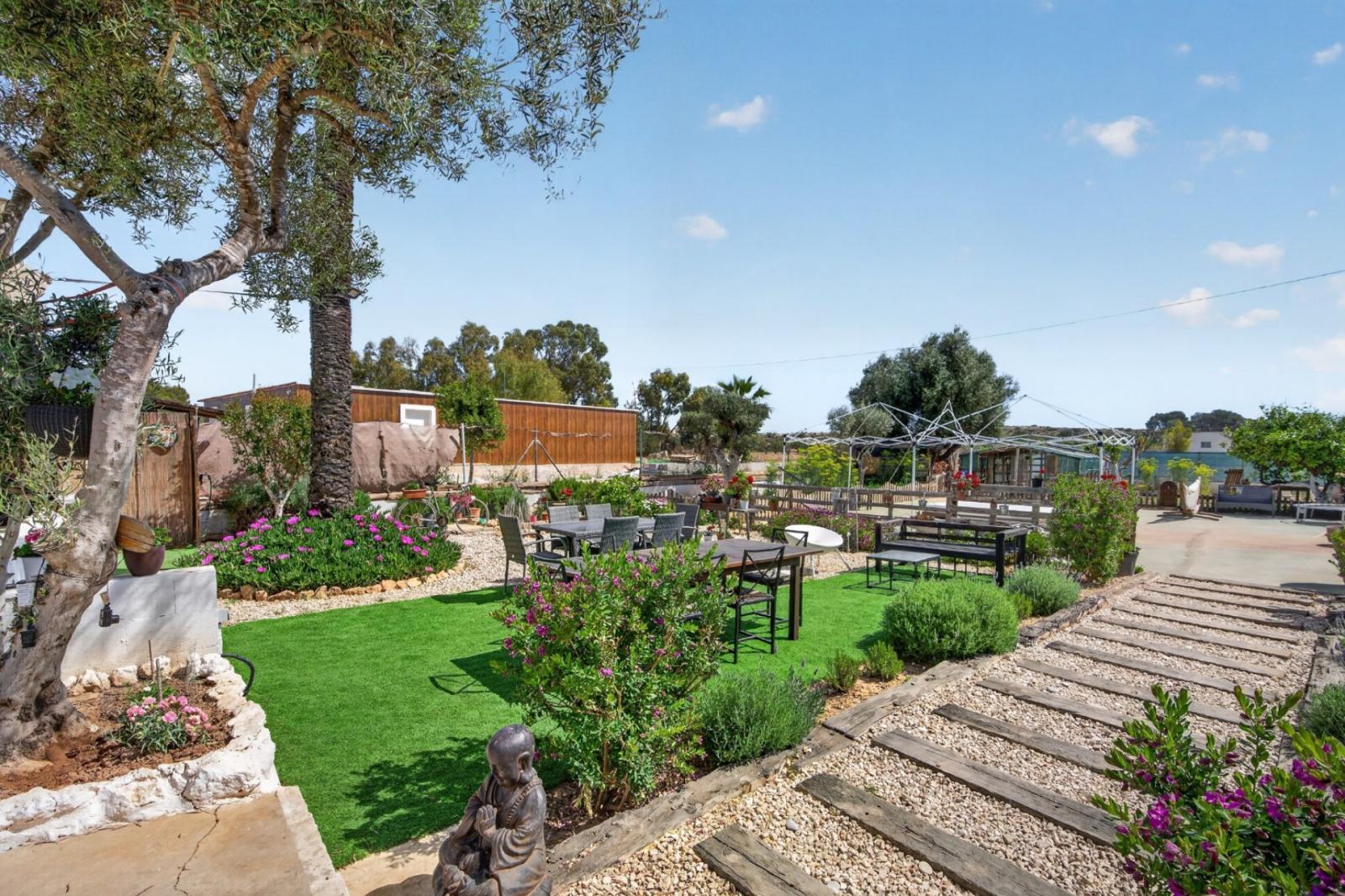 Villa for Sale in Elche