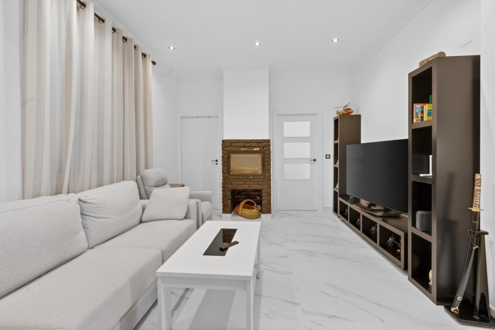 Villa for Sale in Elche